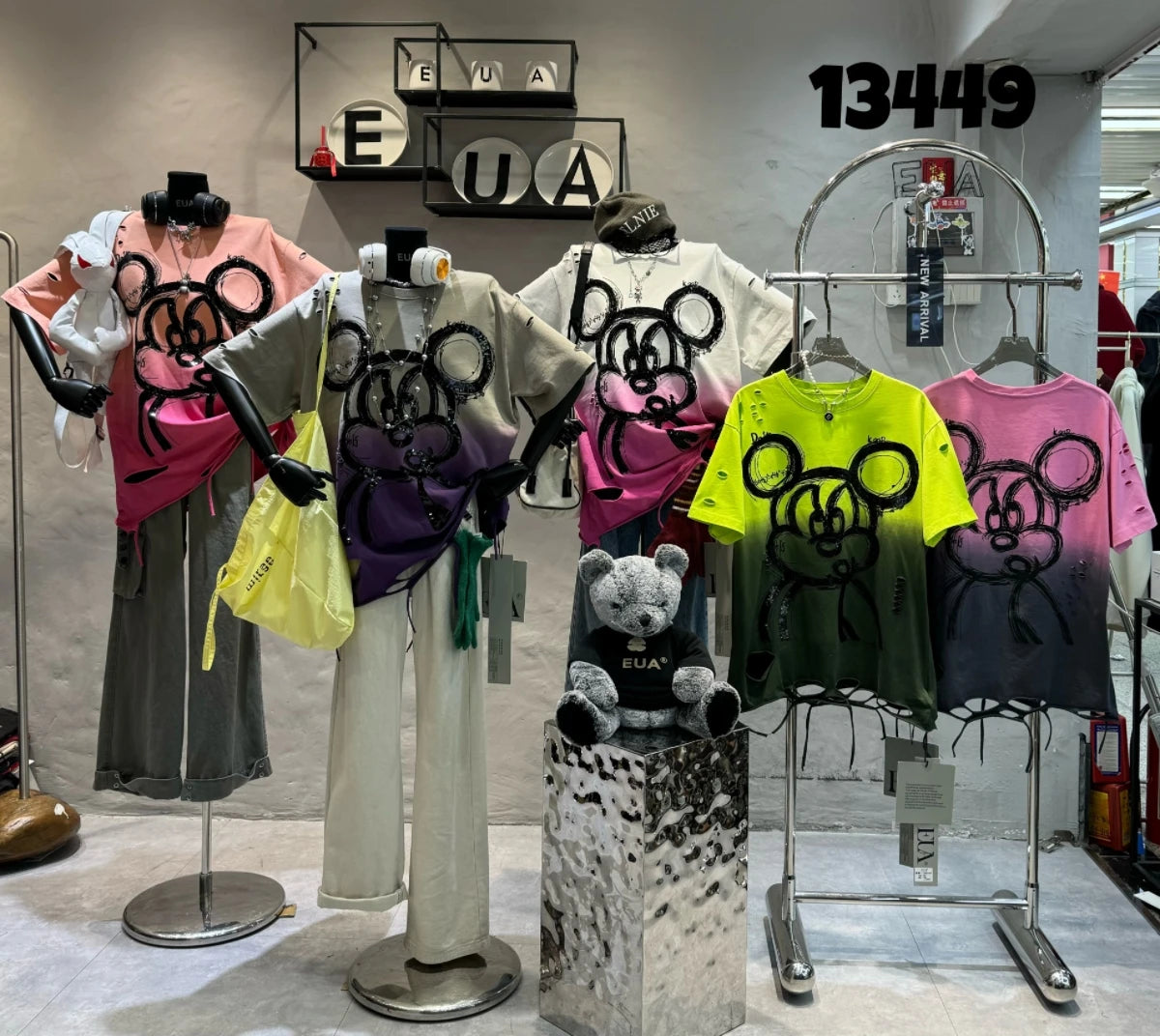 Fashion Heavy Industry Smudge Sequins Cartoon T-shirt Women's Spring and Summer 2025 New Ripped Loose Cotton Short-sleeved Top SS69