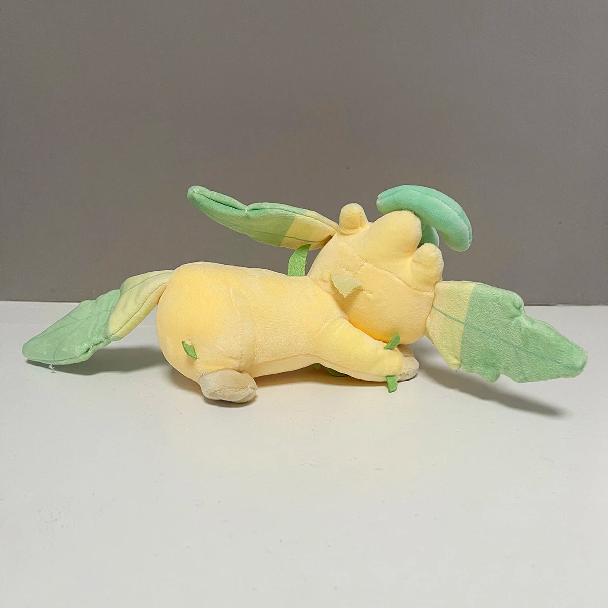Anime Eeveelution Eevee Espeon Umbreon  Vaporeon Peluche Doll Sylveon Sprigatito Charizard Plush Toys Stuffed Plushies Doll Gift