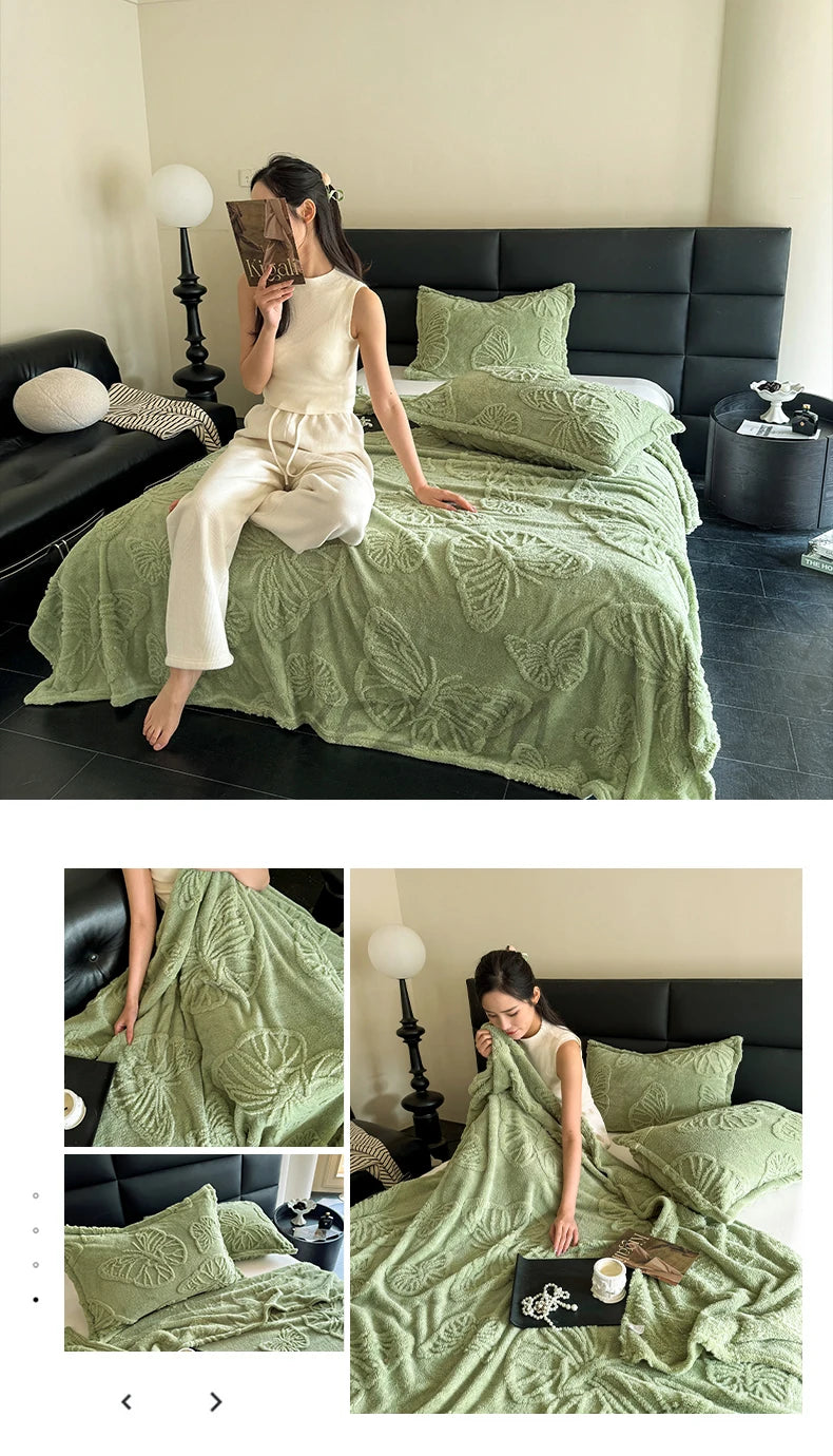 Coral Fleece Blanket with 3D Butterfly Pattern - Soft & Warm