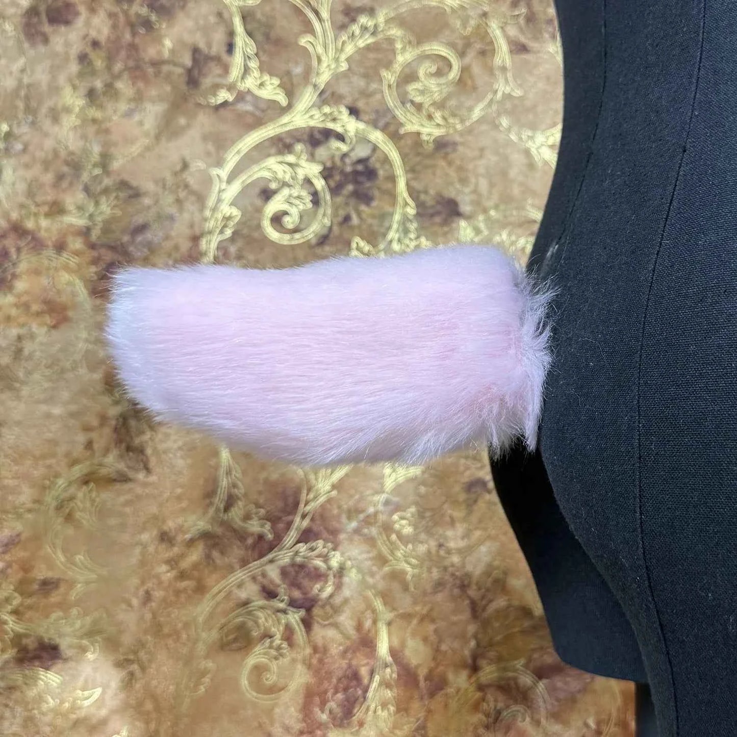 A Movable Rabbit Tail That Combines Voice Control, Swinging, and Patting Functions in One. Props for Role-playing and Performanc