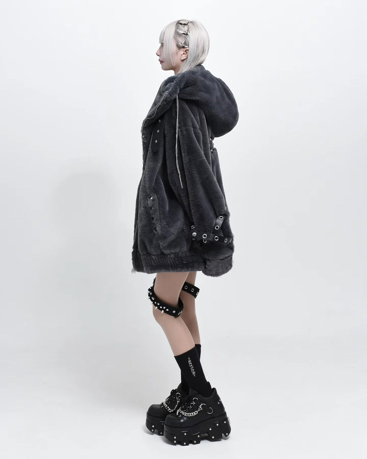 Lautaro Autumn Winter Thick Warm Faux Fur Coat Women with Hood Zipper Luxury Japanese Style Punk Harajuku Fluffy Jacket 2026