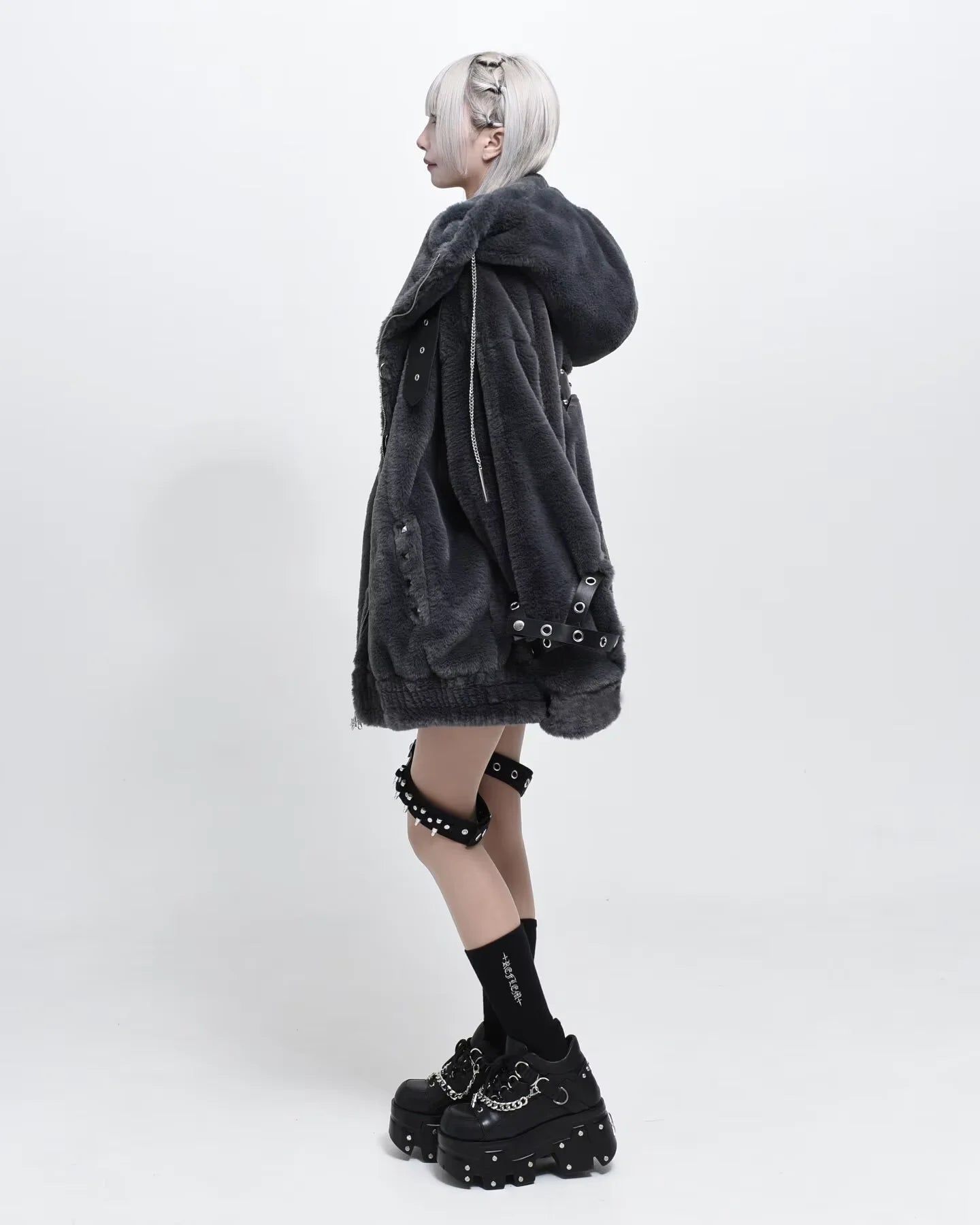 Lautaro Autumn Winter Thick Warm Faux Fur Coat Women with Hood Zipper Luxury Japanese Style Punk Harajuku Fluffy Jacket 2026