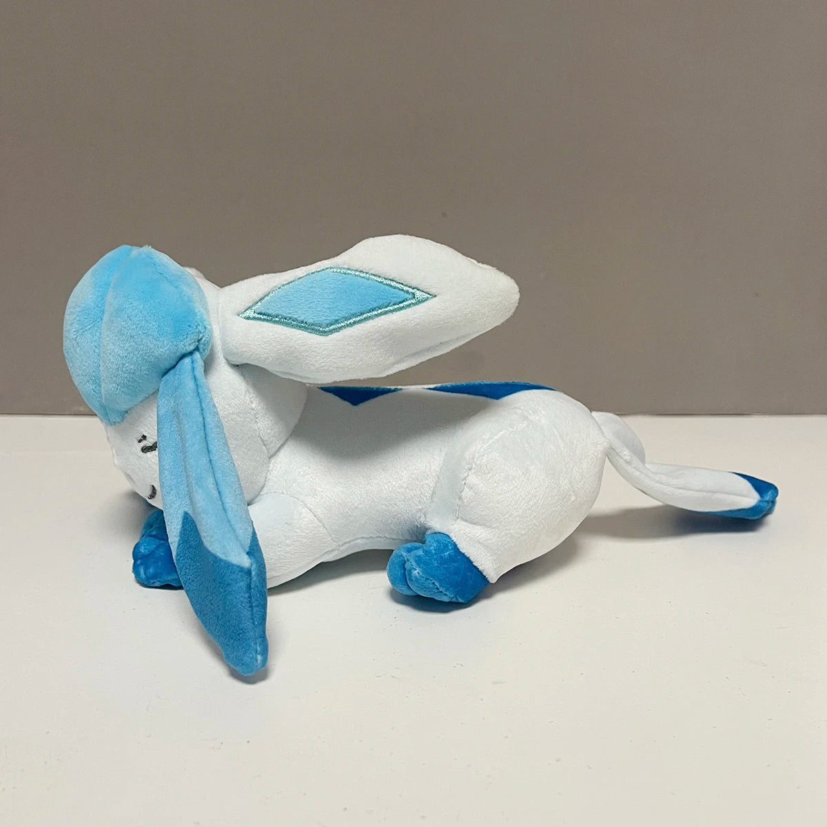 Anime Eeveelution Eevee Espeon Umbreon  Vaporeon Peluche Doll Sylveon Sprigatito Charizard Plush Toys Stuffed Plushies Doll Gift