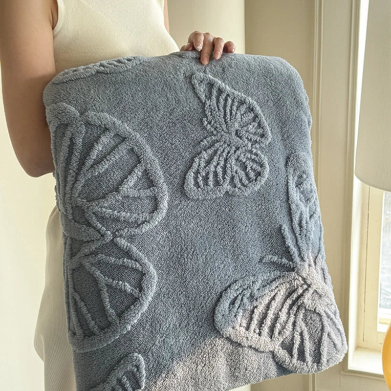 Coral Fleece Blanket with 3D Butterfly Pattern - Soft & Warm