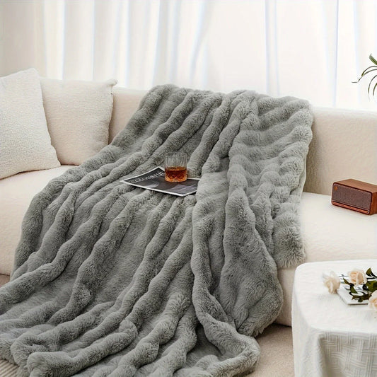 ROSEKIND Faux Rabbit Fleece Blanket, 100% Polyester Knitted Throw, 1610g