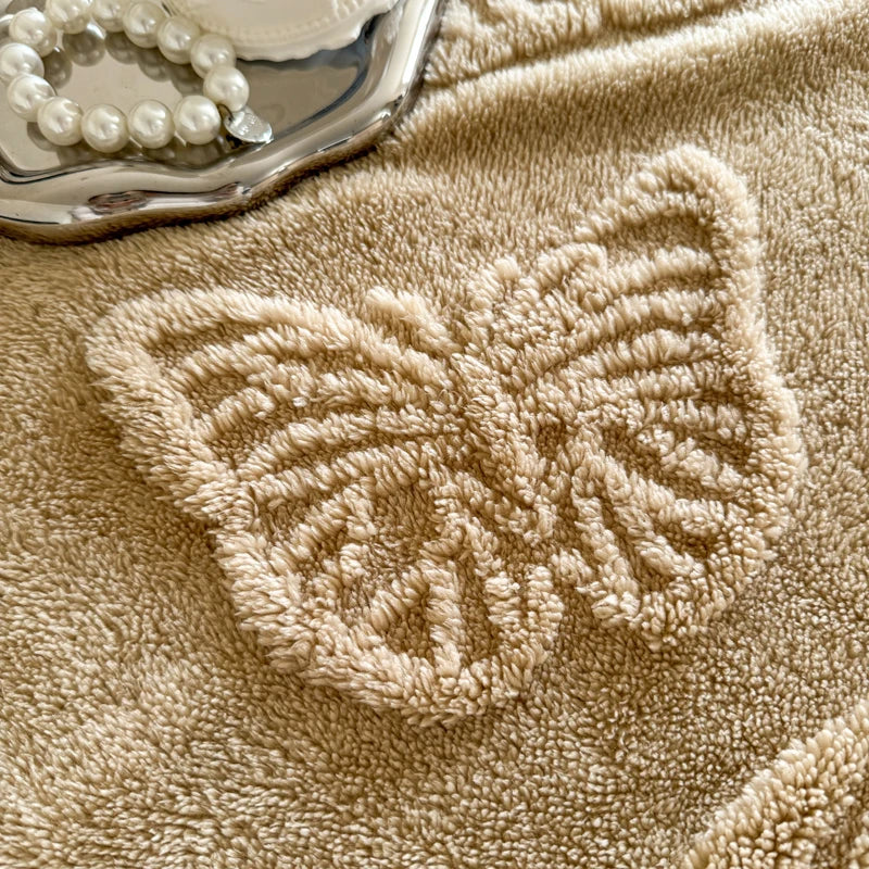 Coral Fleece Blanket with 3D Butterfly Pattern - Soft & Warm