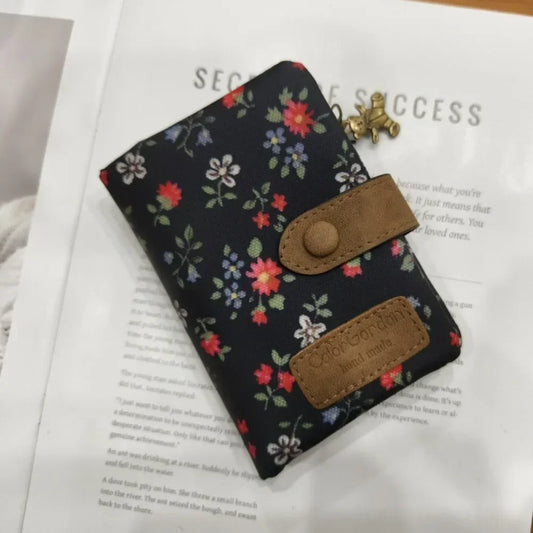 ISKYBOBCN Floral Print Short PU Leather Wallet with Zipper and Hasp Closure