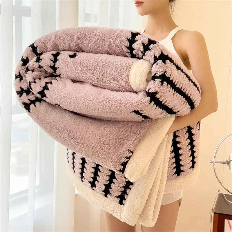 Thicken Warm Flannel Blanket Super Soft Fluffy Queen Blanket Single Double Size Cozy Skin-friendly Multifunctional Nap Blanket