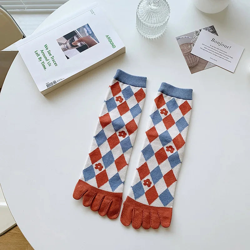 Womens Autumn And Winter Pure Cotton Five Finger Socks Printed Split Toe Socks Vintage Comfortable Socks