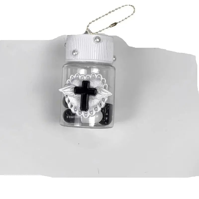 Harajuku Goth Lolita Y2K Girl Blood vessel pendant Halloween cosplay props Syringe Hospital ornament Pill bottle Key Chain SS69 8.69 black