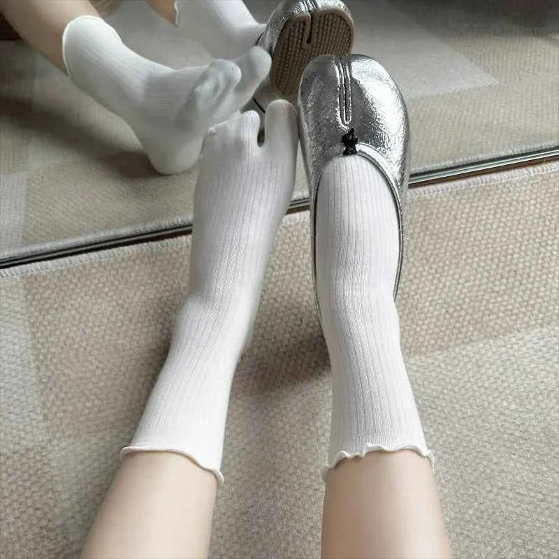 Japanese Ruffled Edge Cotton Split Toe Socks Solid Color Two-Toed Sock Unisex Harajuku Simple Tabi Socks High Elastic Hosiery