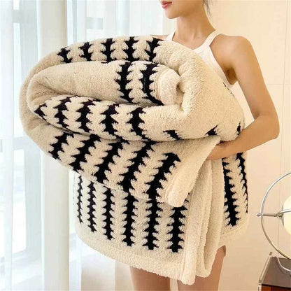 Thicken Warm Flannel Blanket Super Soft Fluffy Queen Blanket Single Double Size Cozy Skin-friendly Multifunctional Nap Blanket
