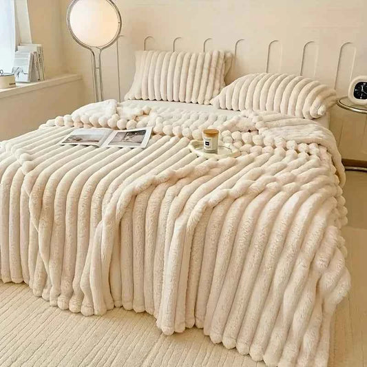 Luxurious Faux Rabbit Fur Throw Blanket, Flannel Fabric-Soft, Warm&Cozy for Couch, Bed, and Travel-Versatile,All-Season Gift.