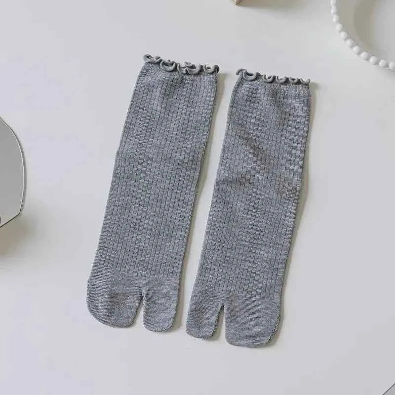 Japanese Ruffled Edge Cotton Split Toe Socks Solid Color Two-Toed Sock Unisex Harajuku Simple Tabi Socks High Elastic Hosiery