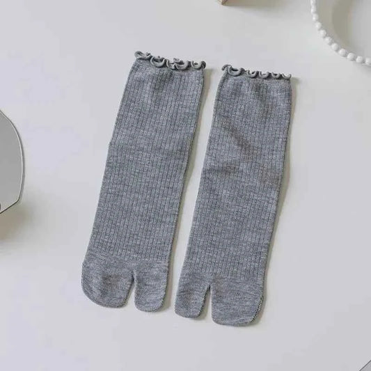 Japanese Ruffled Edge Cotton Split Toe Socks Solid Color Two-Toed Sock Unisex Harajuku Simple Tabi Socks High Elastic Hosiery