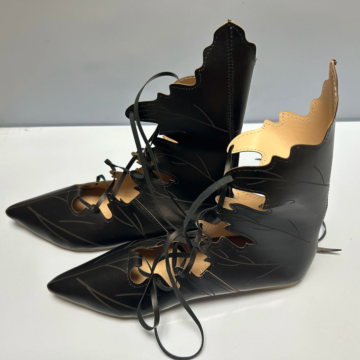 2026 Medieval Gothic Retro Elf Witch Leaves Lace Up Shoes For Women  Men Cosplay Costume Carnival Party Knight Boots Accessories