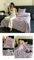 Coral Fleece Blanket with 3D Butterfly Pattern - Soft & Warm