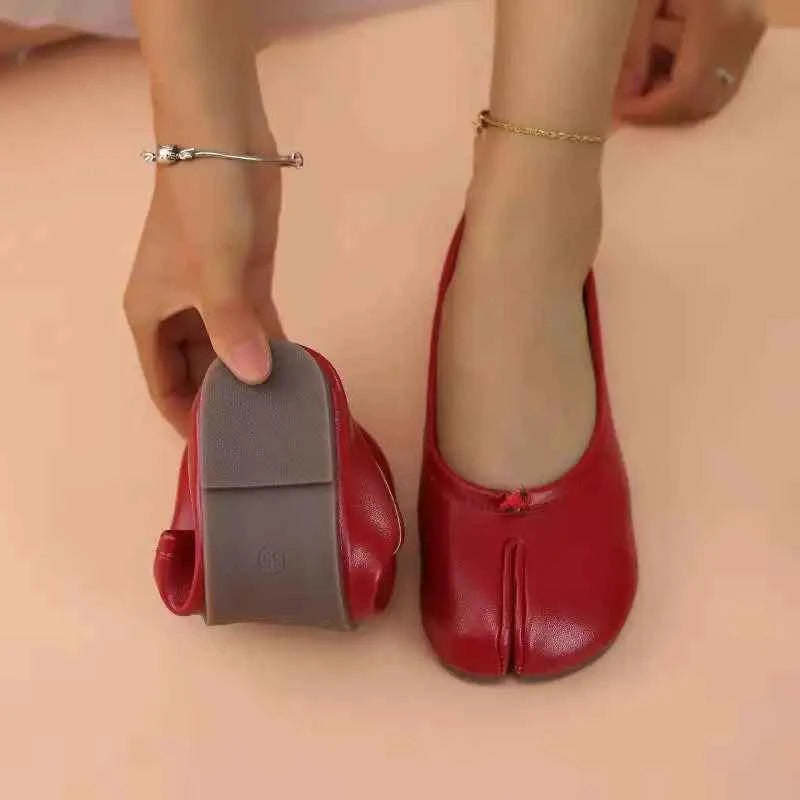 2026 New Women's Split-Toe Tabi Flats, Soft Leather Slip-On Ballet Shoes, Comfortable Casual Daily Wear Flat Shoes for Ladies