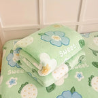 Floral Strawberry Flannel Throw Blanket - Soft & Machine Washable
