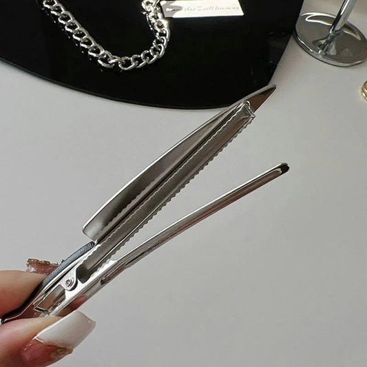 1/2pcs Creative New Gothic Emulation Knife Hair Clips Side Bangs Hairpin Funny Weird Knife Hairpins Women Girls Hair Accessories SS69