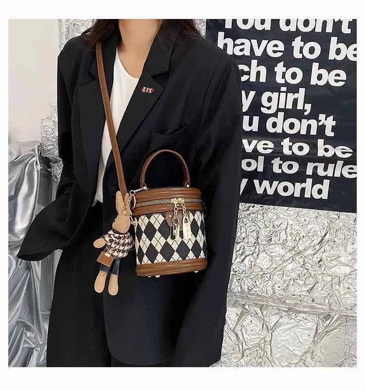 Women's Bag for Women Fashion Luxury Designer Zipper Small Handbags For Women Leather Bucket Shoulder Bag 2023 New Trend Pendant