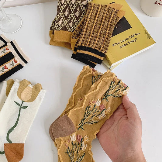 Fashion Harajuku Retro Floral Vintage Socks Woman Novelty Ethnic Elegant Cotton Casual Breathable Ladies Girls Dress Sox Autumn SS69