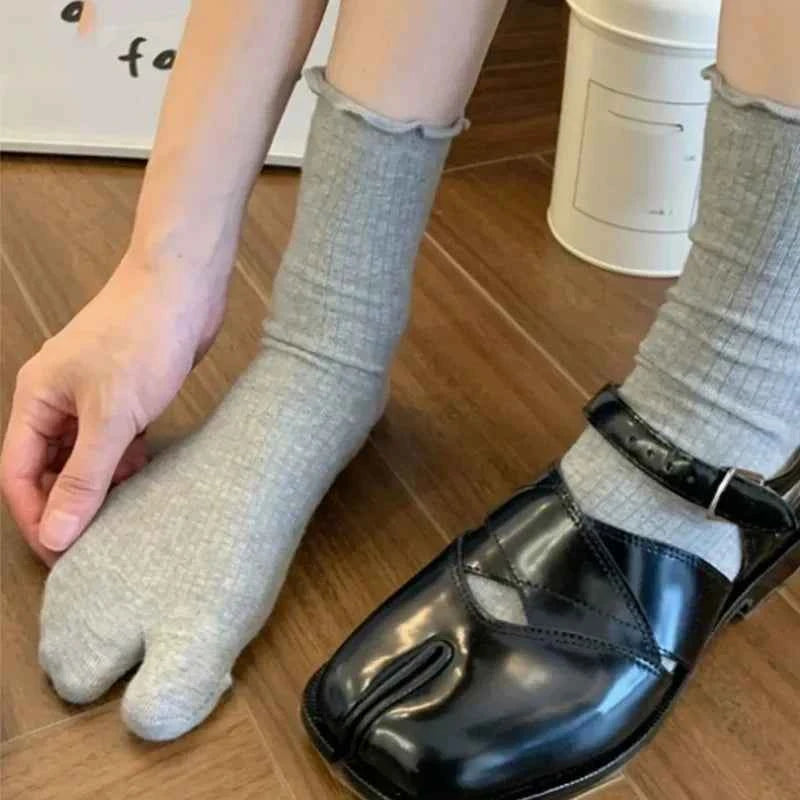 Japanese Ruffled Edge Cotton Split Toe Socks Solid Color Two-Toed Sock Unisex Harajuku Simple Tabi Socks High Elastic Hosiery