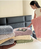 Coral Fleece Blanket with 3D Butterfly Pattern - Soft & Warm