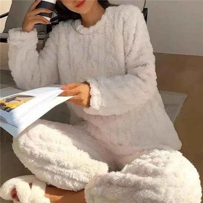 Soft Coral Velvet Jacquard Warm Pajama Set for Women Cozy Loungewear Outerwear for Winter Christmas Back to School Gift ﻿
