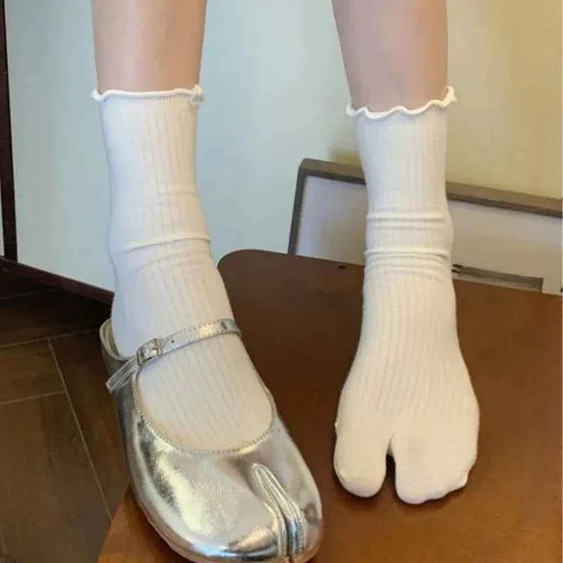 Japanese Ruffled Edge Cotton Split Toe Socks Solid Color Two-Toed Sock Unisex Harajuku Simple Tabi Socks High Elastic Hosiery