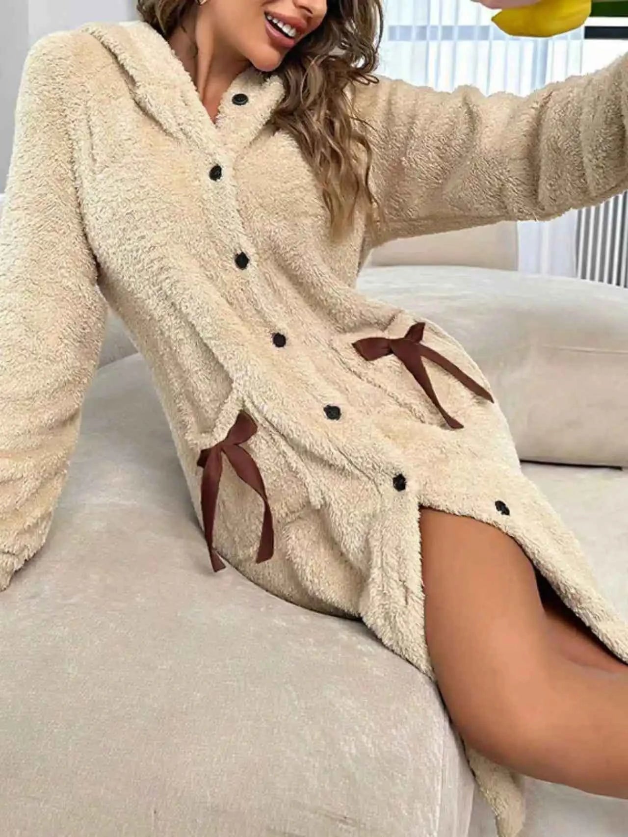 For women in autumn and winter, bathrobes, bathrobes, warm coral fleece, loose and comfortable home wear can be worn outside