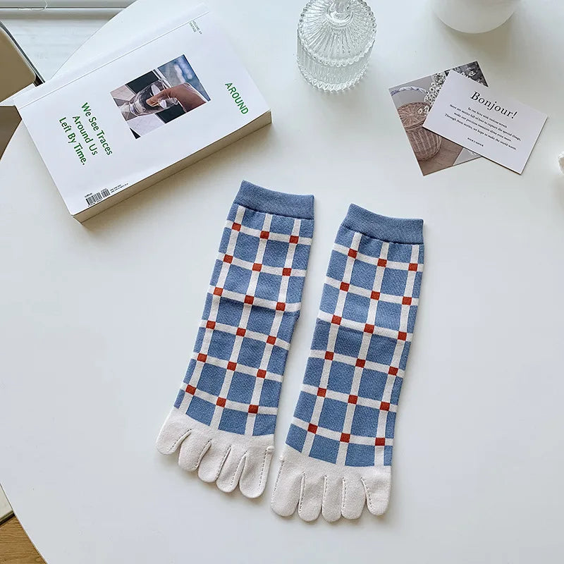 Womens Autumn And Winter Pure Cotton Five Finger Socks Printed Split Toe Socks Vintage Comfortable Socks