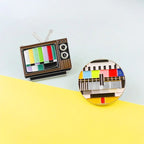 Wannee Vintage TV No Signal Rainbow Lapel Pin