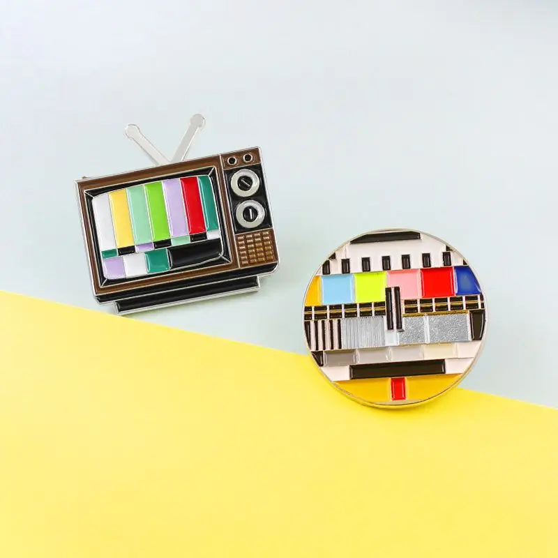 Wannee Vintage TV No Signal Rainbow Lapel Pin