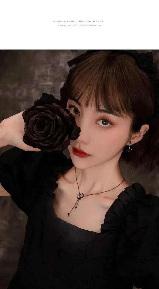 Thaya New Trendy Original Design Women Necklaces Vintage Women Chorker Fashion Pendant Necklace For Women Crystal Party Jewelry
