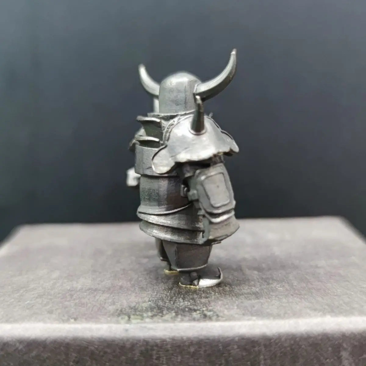 Brass Make Old Hog Rider Action Figures Miniature Ornament Accessories Super Knight Mini Desktop Car Interior Model Figurine SS69