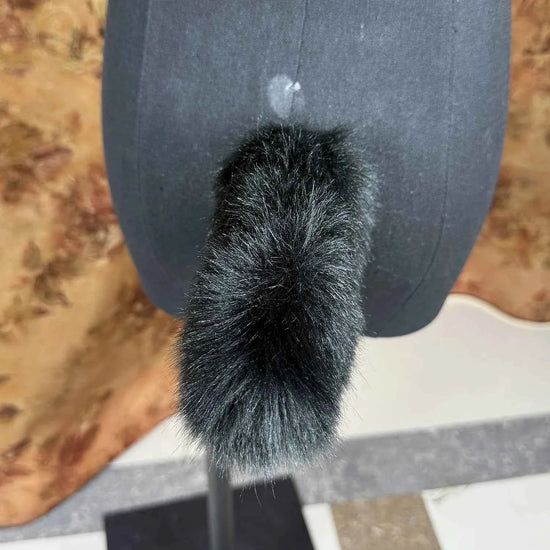 A Movable Rabbit Tail That Combines Voice Control, Swinging, and Patting Functions in One. Props for Role-playing and Performanc