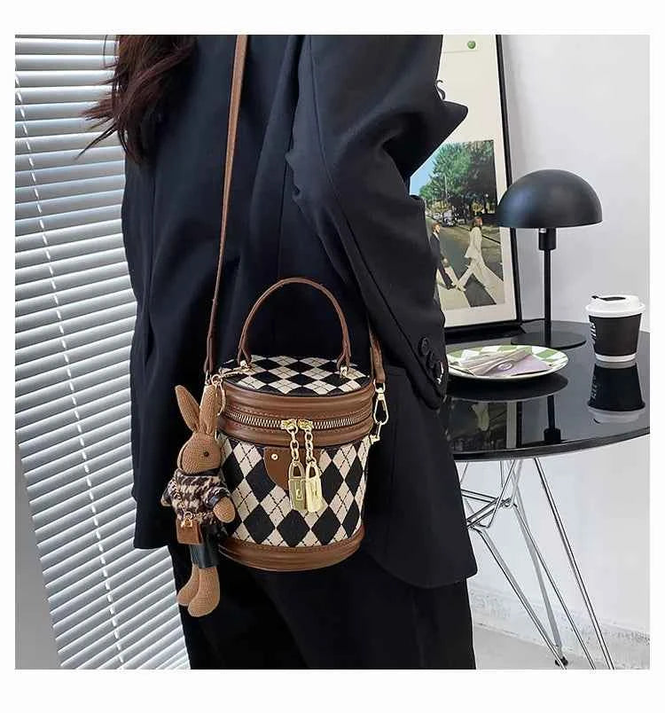 Women's Bag for Women Fashion Luxury Designer Zipper Small Handbags For Women Leather Bucket Shoulder Bag 2023 New Trend Pendant
