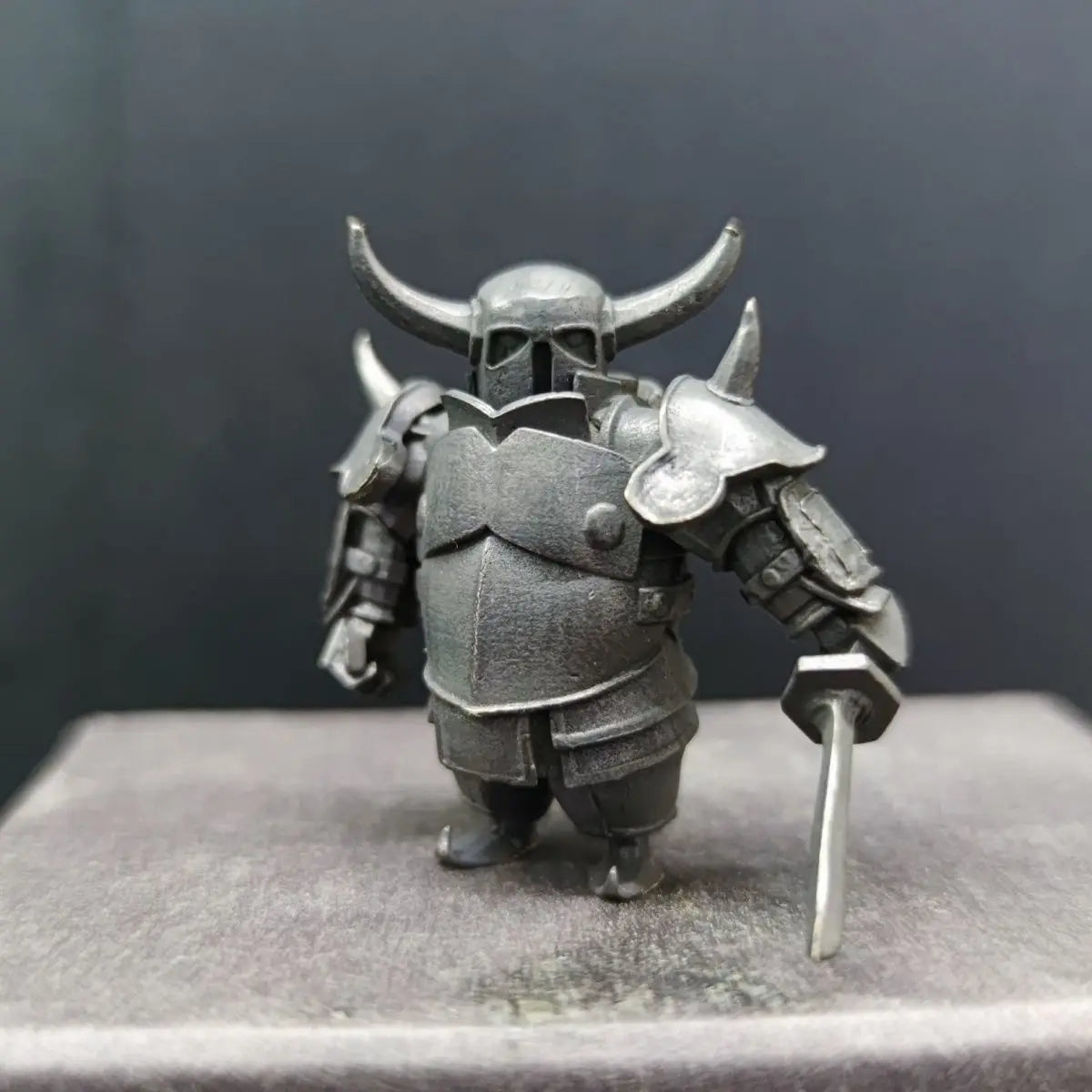 Brass Make Old Hog Rider Action Figures Miniature Ornament Accessories Super Knight Mini Desktop Car Interior Model Figurine SS69