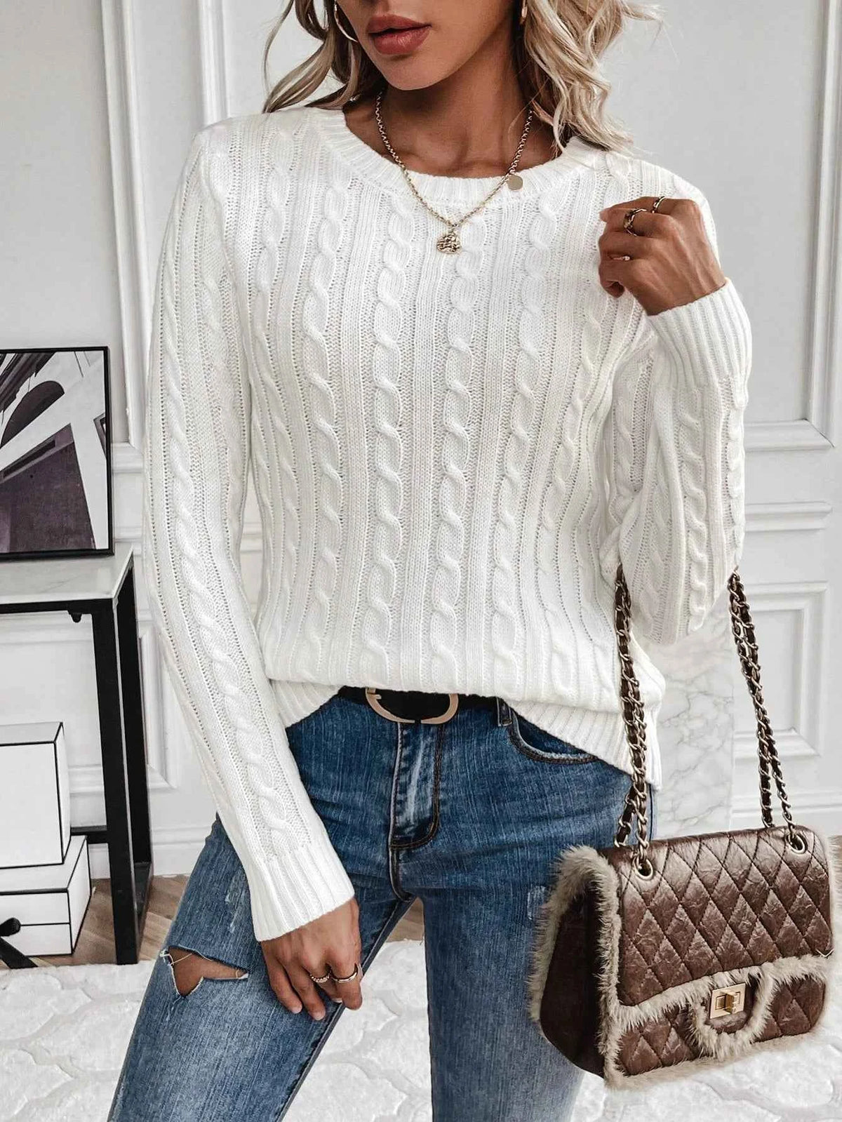 Women's Autumn and Winter Solid Color Round Neck Pullover Long Sleeved Knitted Sweater