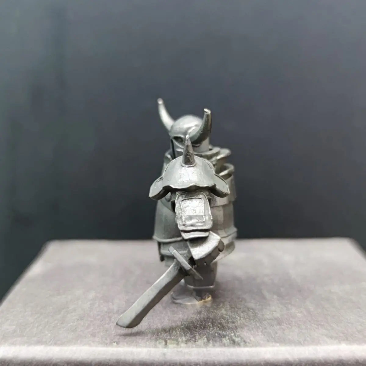 Brass Make Old Hog Rider Action Figures Miniature Ornament Accessories Super Knight Mini Desktop Car Interior Model Figurine SS69