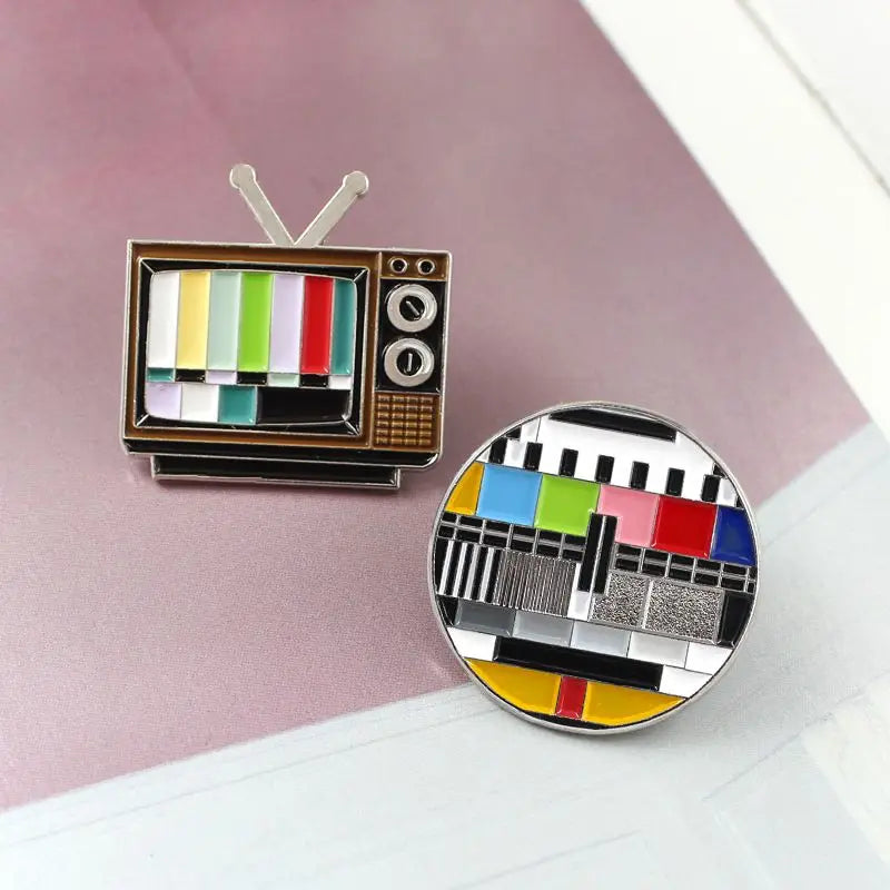 Wannee Vintage TV No Signal Rainbow Lapel Pin