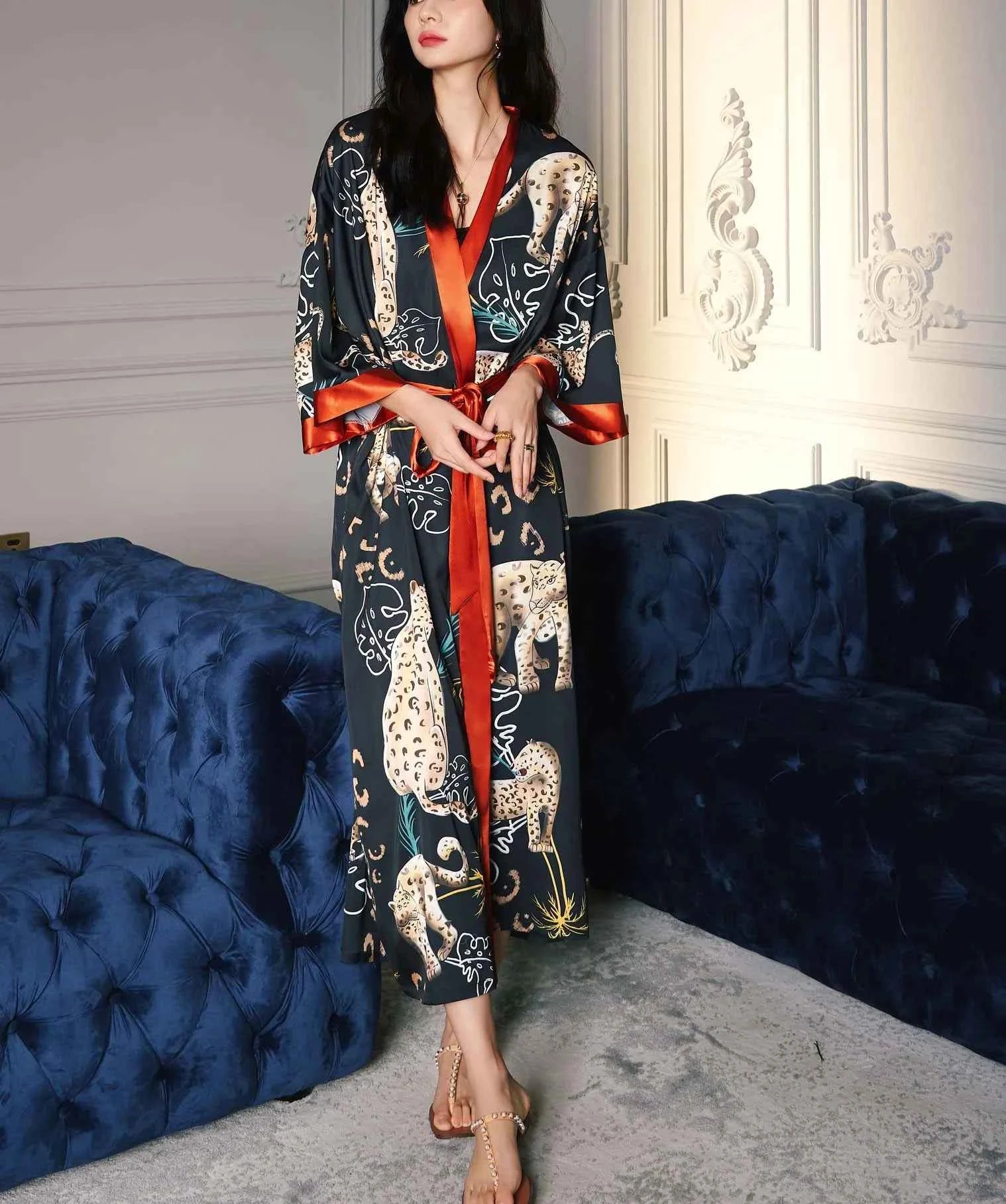 Daiwor Kout Silk Satin Robe for Women Long Japanese Kimono Robe Lightweight Soft Bathrobe Summer Luxury Dressing Gown