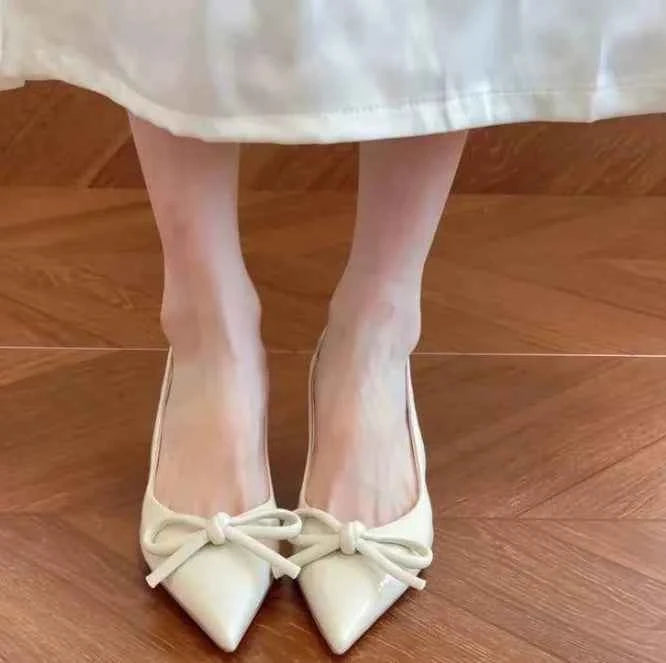 2025 New Butterfly Knot Fashionable Pointed Toe Hollow Back Women's Sandals High Heels Korean Style Spring Autumn Elegant Lad...