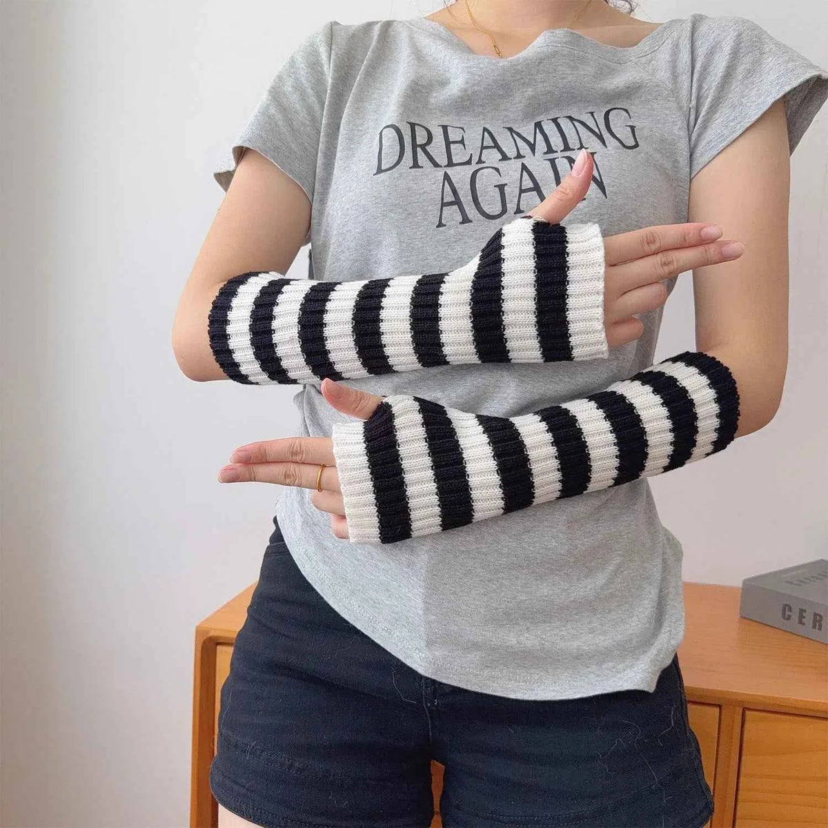 Gothic Striped Knitted Fingerless Arm Sleeves Black White Striped Winter Long Arm Warmers Girls Harajuku Y2K Wrist Gloves