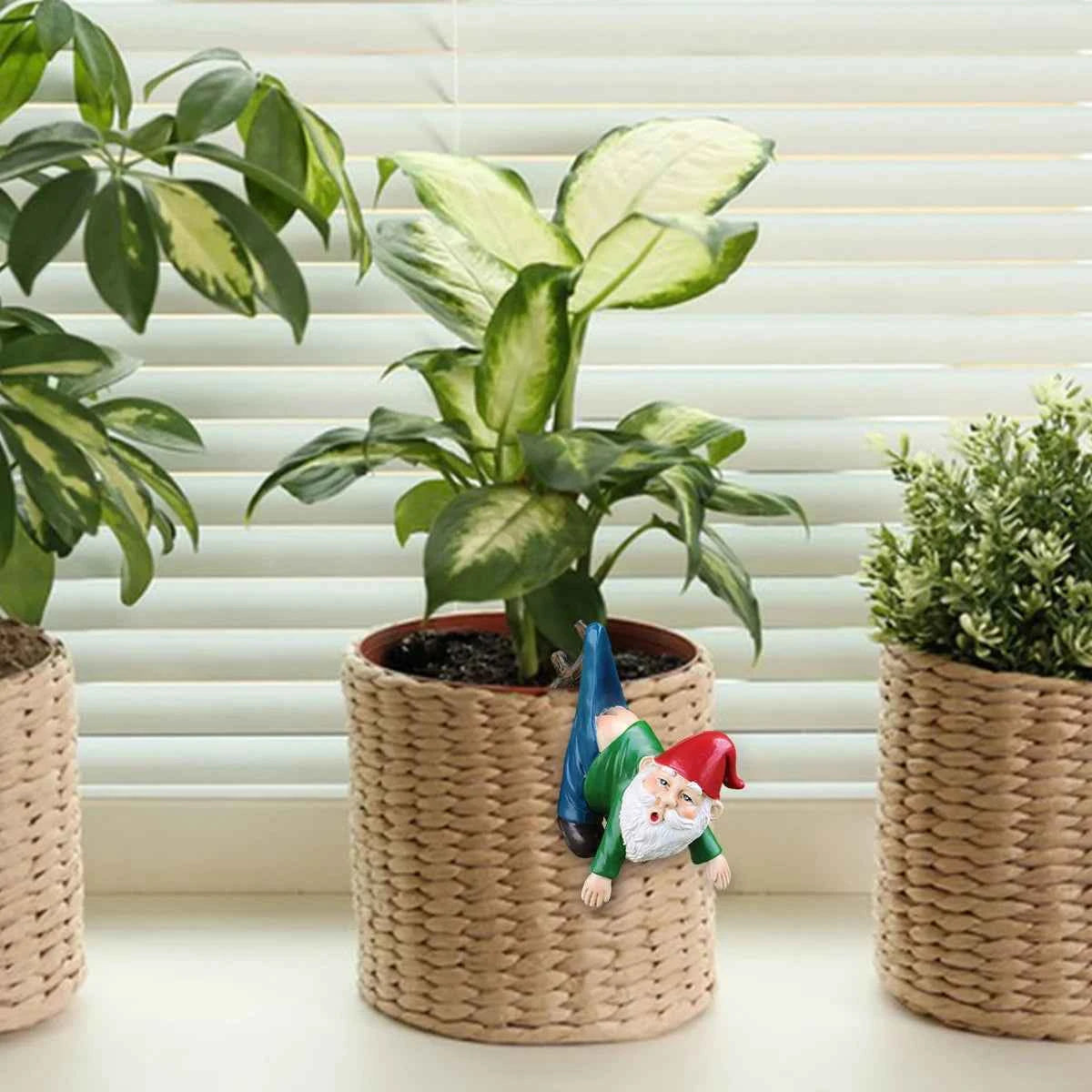 1pcs funny dwarves, dwarves with pants hanging branches, fun flowerpot pendants, resin crafts