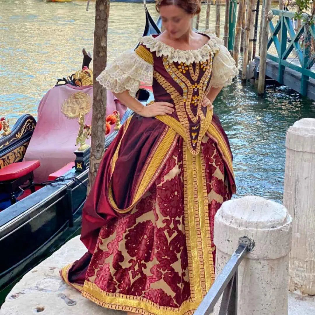 Italian Renaissance Borgia Costume 17th Century Gorgeous Baroque Queen Red Wedding Dress Tudor Elizabethan Duchess Ball Gown