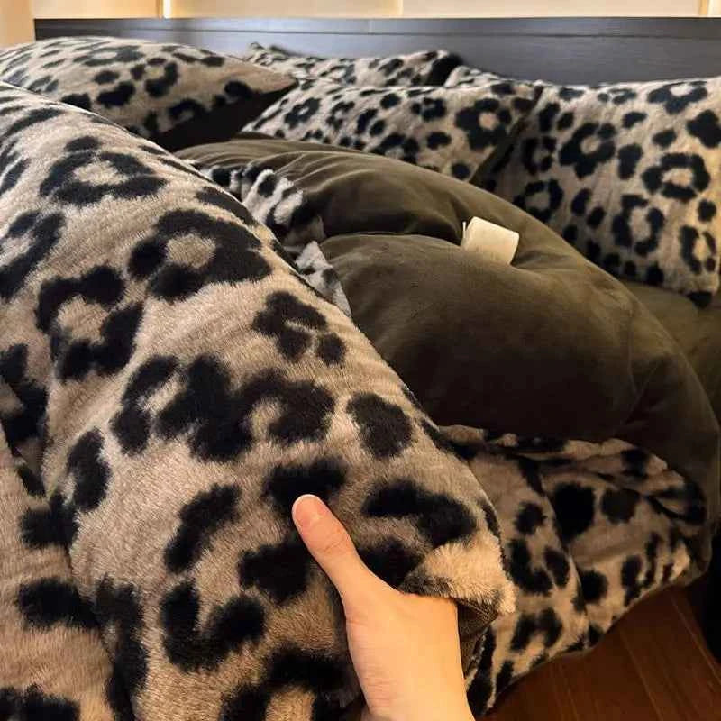 Four-piece Set Thickened Thermal Fleece Flange Coral Fleece Class A Leopard Print Rabbit Plush Quilt Cover Pillowcase Bed Sheet