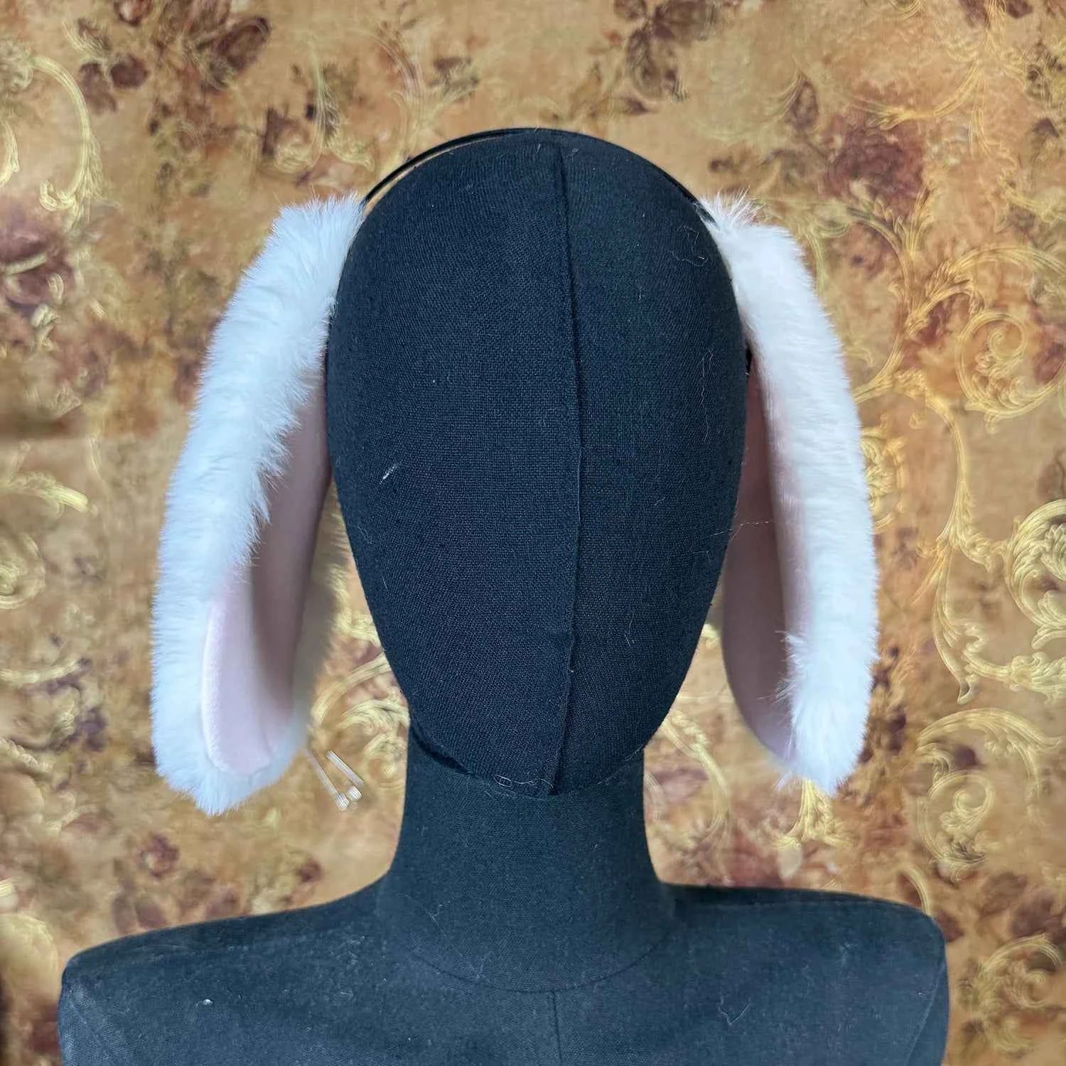 A Movable Rabbit Tail That Combines Voice Control, Swinging, and Patting Functions in One. Props for Role-playing and Performanc