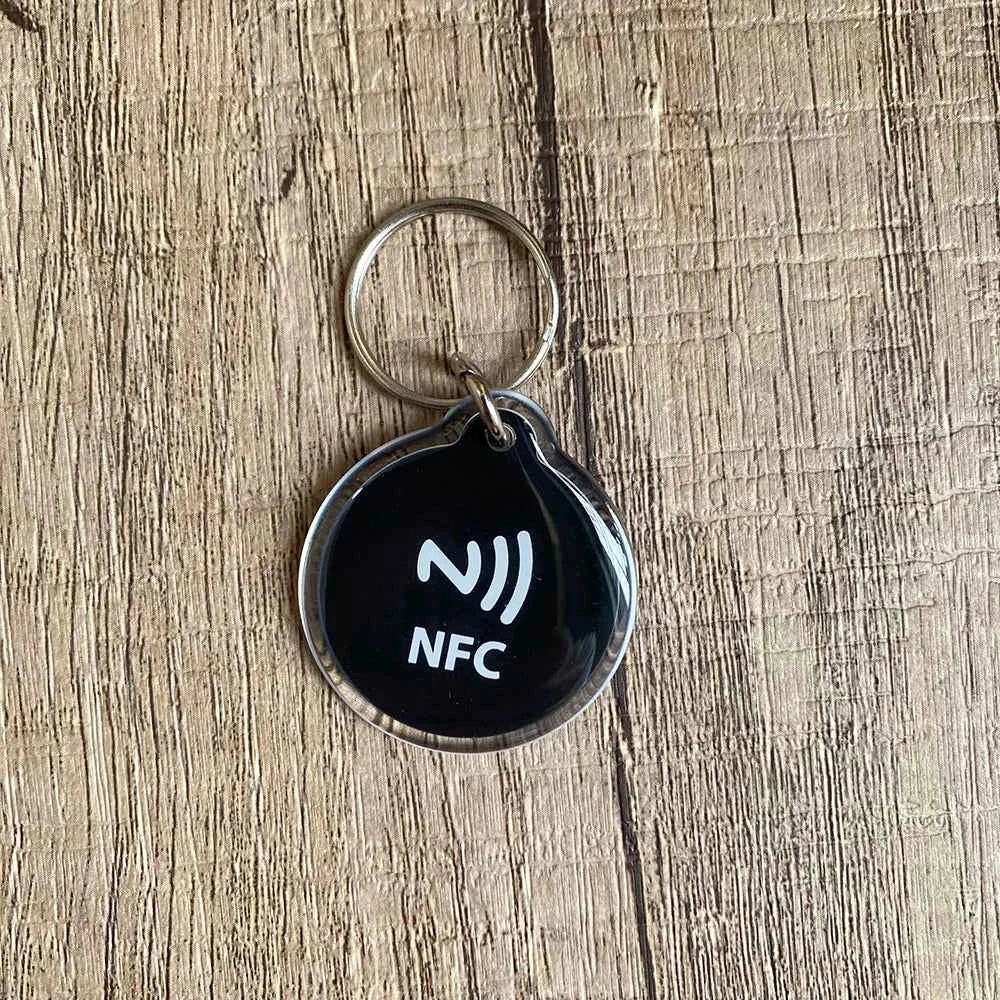 NFC Social Media Tap Business Key Card Instagram WhatsAPP Facebook Snapchat NFC Key Tag Keychains